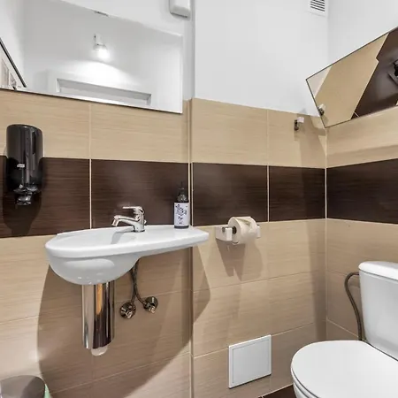 Apartment Plac Zbawiciela Spacious