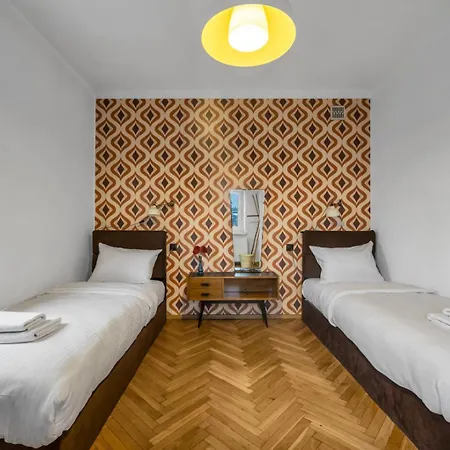 Apartment Plac Zbawiciela Spacious Warsaw