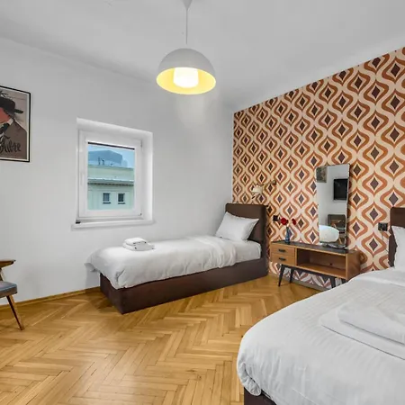 Plac Zbawiciela Spacious Apartament *
