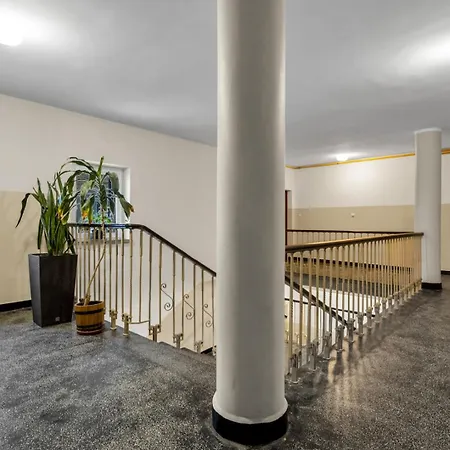 Apartament Plac Zbawiciela Spacious
