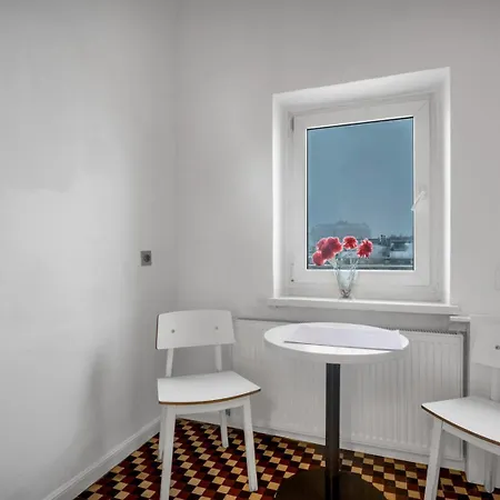 Plac Zbawiciela Spacious Apartment *
