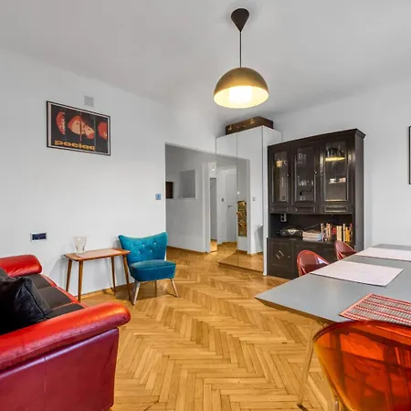 Plac Zbawiciela Spacious *